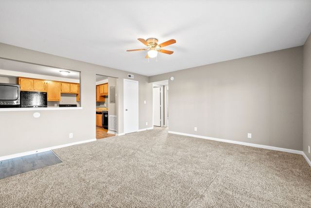 201 Cranklen Cir Apt F, Clarksville, TN 37042