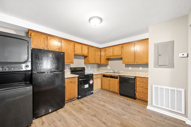 201 Cranklen Cir Apt F, Clarksville, TN 37042