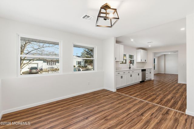 67 Maple Street, Beachwood, NJ 08722