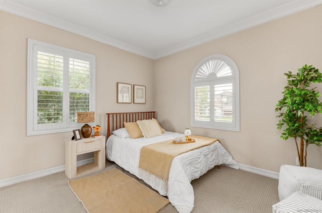 Image 10 of property listing at 8360 Bristol Ridge Lane, San Diego, CA 92127