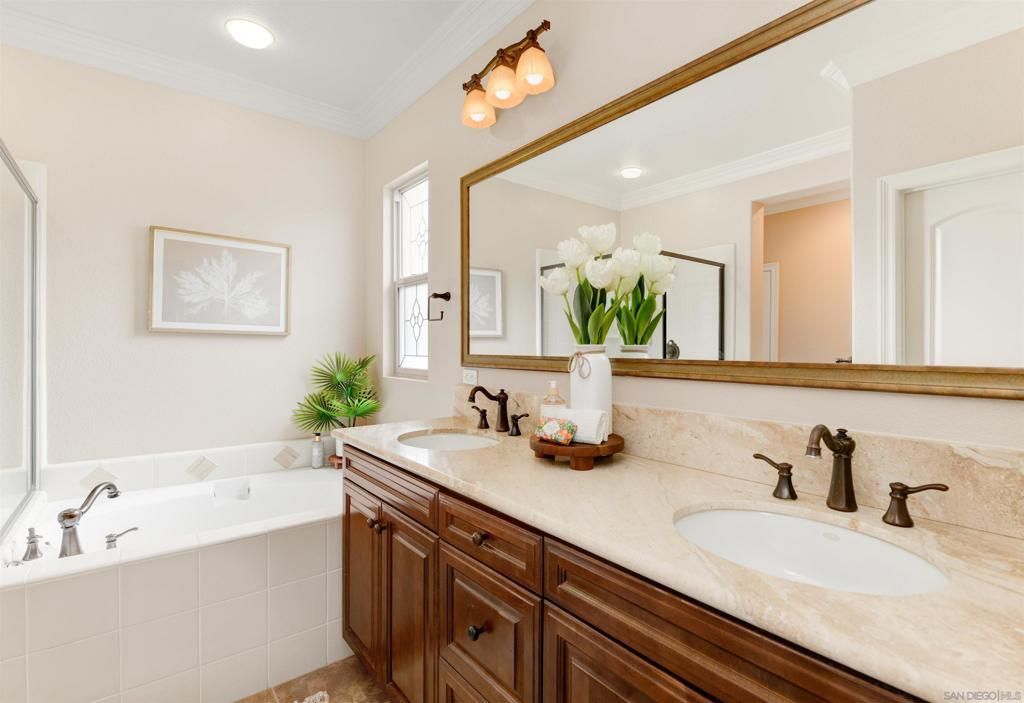 Image 14 of property listing at 8360 Bristol Ridge Lane, San Diego, CA 92127
