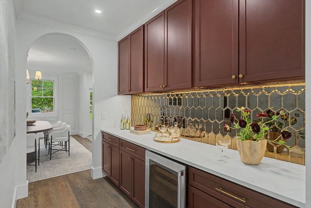 77 Wellesley Avenue, Needham, MA 02494