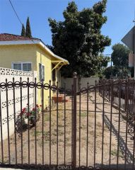11415 California, Lynwood, CA 90262