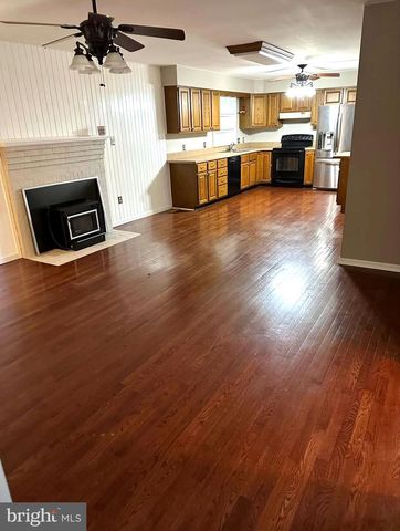 215 BROOKE RD, Fredericksburg, VA 22405