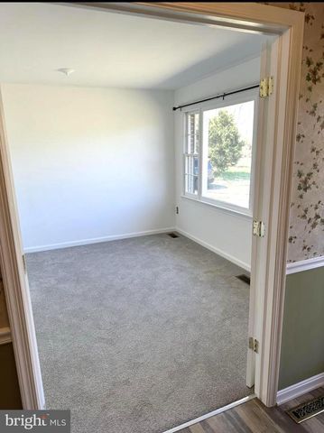 215 BROOKE RD, Fredericksburg, VA 22405