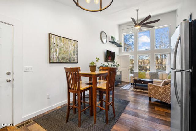 667 Turkey Nest Road, Gatlinburg, TN 37738