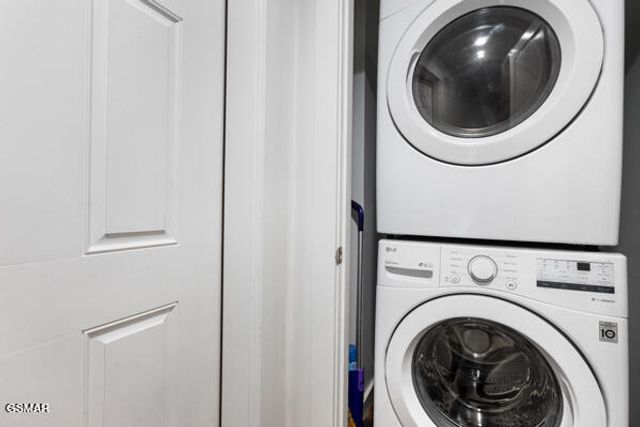 667 Turkey Nest Road, Gatlinburg, TN 37738