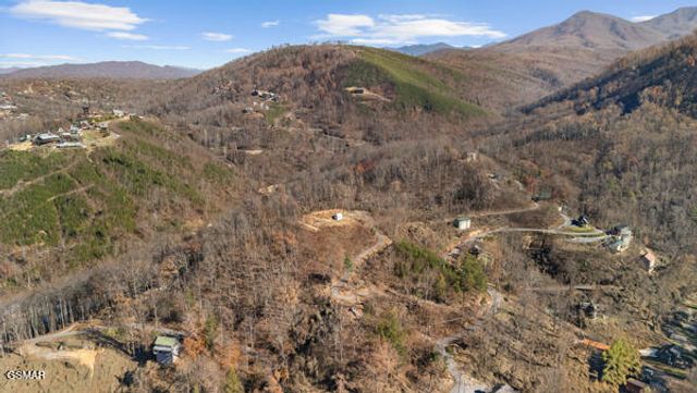 667 Turkey Nest Road, Gatlinburg, TN 37738