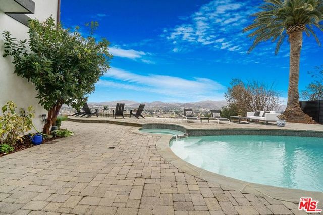 3485 Ridgeford Drive, Westlake Village, CA 91361
