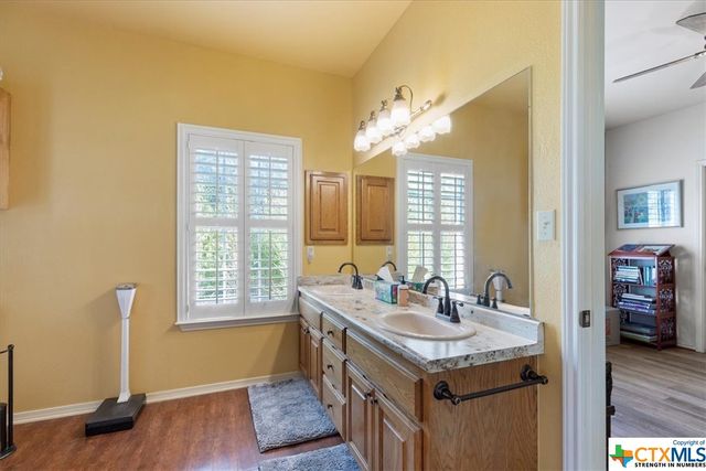 300 Logans Way, Blanco, TX 78606