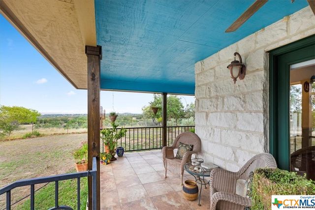 300 Logans Way, Blanco, TX 78606