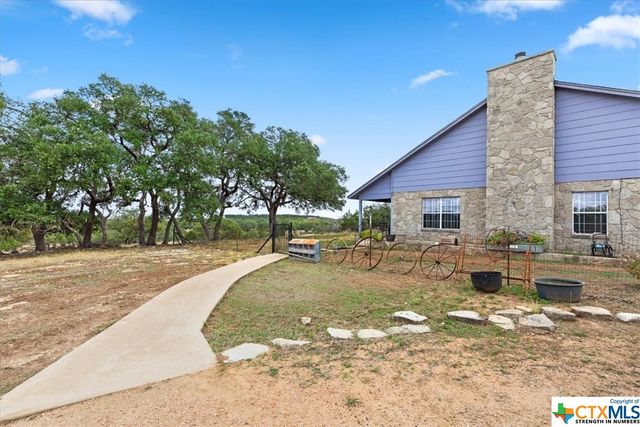 300 Logans Way, Blanco, TX 78606