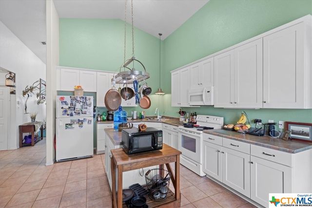 300 Logans Way, Blanco, TX 78606