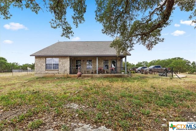 300 Logans Way, Blanco, TX 78606