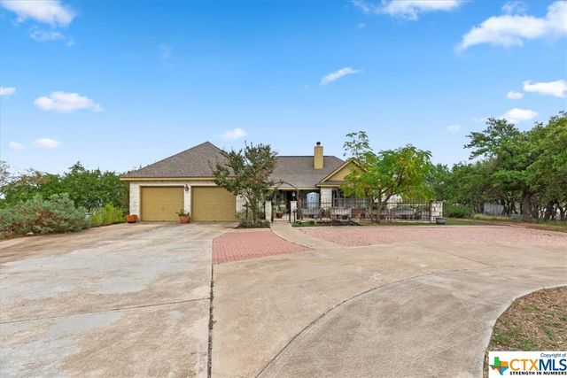 300 Logans Way, Blanco, TX 78606