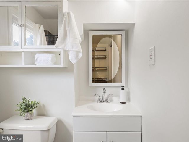 6408 CAVALIER DR, Alexandria, VA 22307