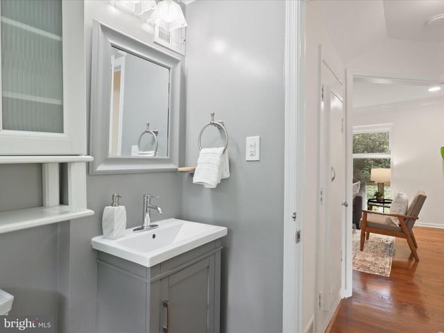 6408 CAVALIER DR, Alexandria, VA 22307