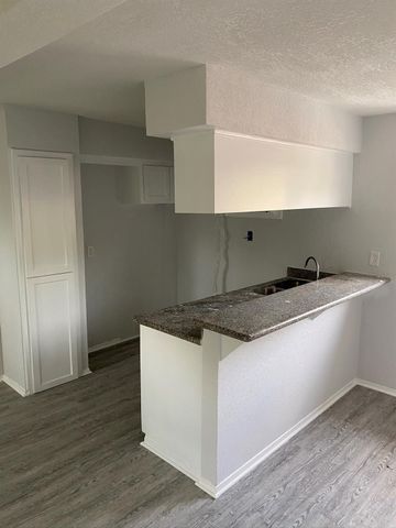 2518 Lidstone Street 6, Houston, TX 77023