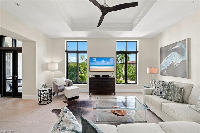 692 10th AVE S A2, Naples, FL 34102