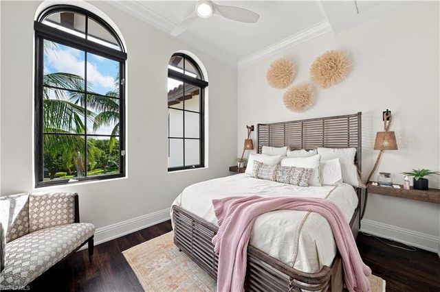692 10th AVE S A2, Naples, FL 34102