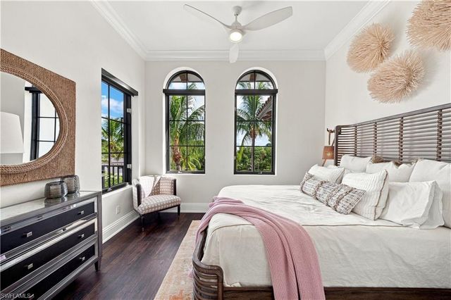 692 10th AVE S A2, Naples, FL 34102