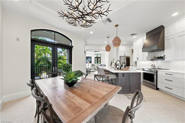 692 10th AVE S A2, Naples, FL 34102