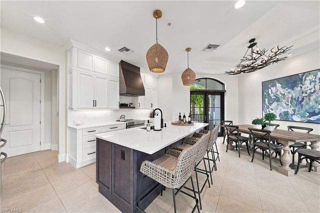 692 10th AVE S A2, Naples, FL 34102