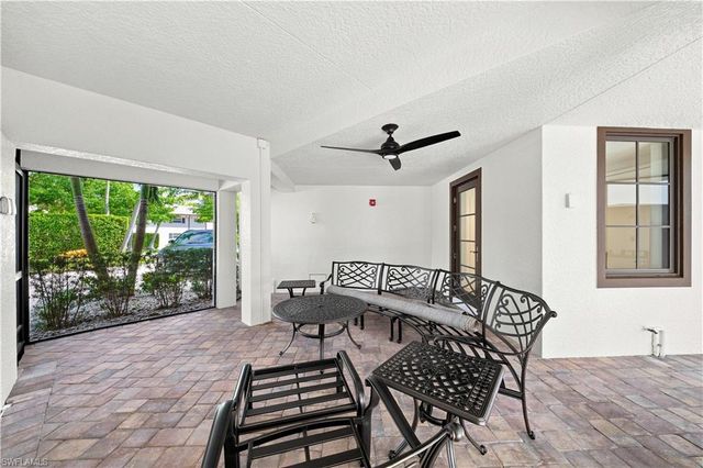 692 10th AVE S A2, Naples, FL 34102