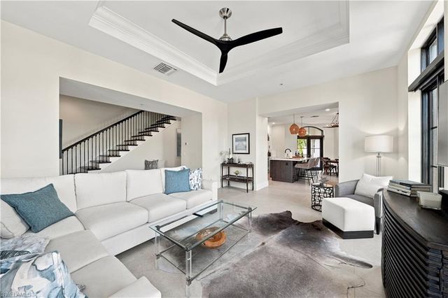 692 10th AVE S A2, Naples, FL 34102