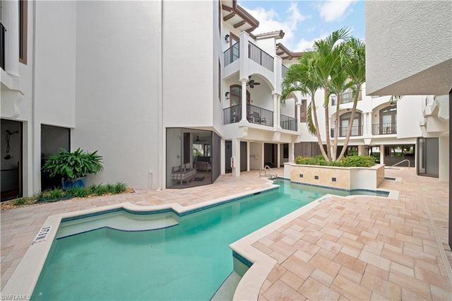 692 10th AVE S A2, Naples, FL 34102