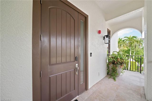 692 10th AVE S A2, Naples, FL 34102