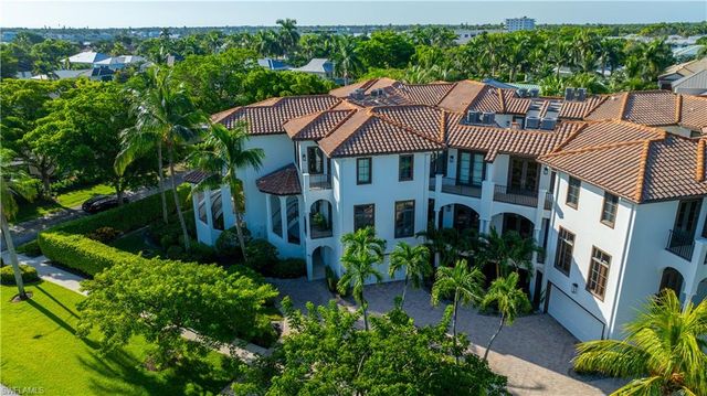 692 10th AVE S A2, Naples, FL 34102
