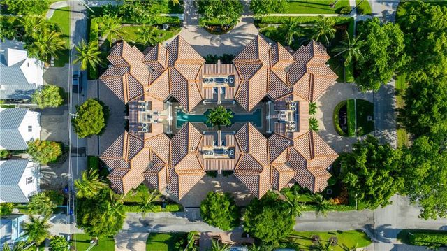 692 10th AVE S A2, Naples, FL 34102
