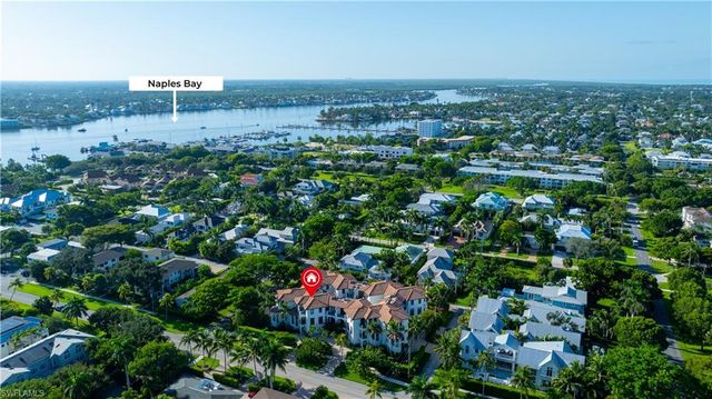 692 10th AVE S A2, Naples, FL 34102