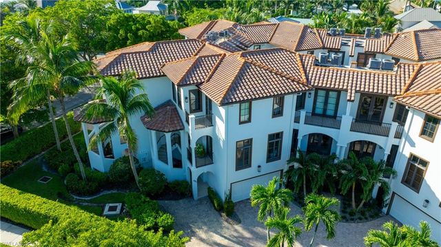 692 10th AVE S A2, Naples, FL 34102