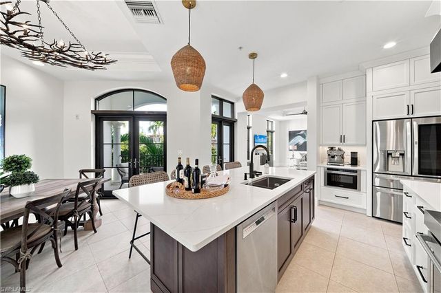 692 10th AVE S A2, Naples, FL 34102