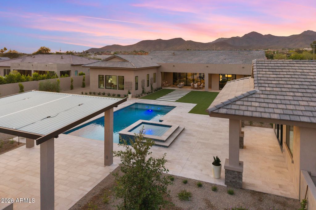 Image 11 of property listing at 12399 E GOLD DUST Avenue, Scottsdale, AZ 85259