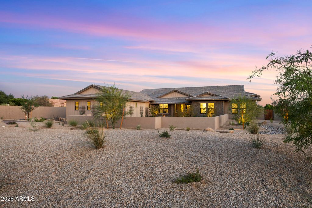 Image 13 of property listing at 12399 E GOLD DUST Avenue, Scottsdale, AZ 85259