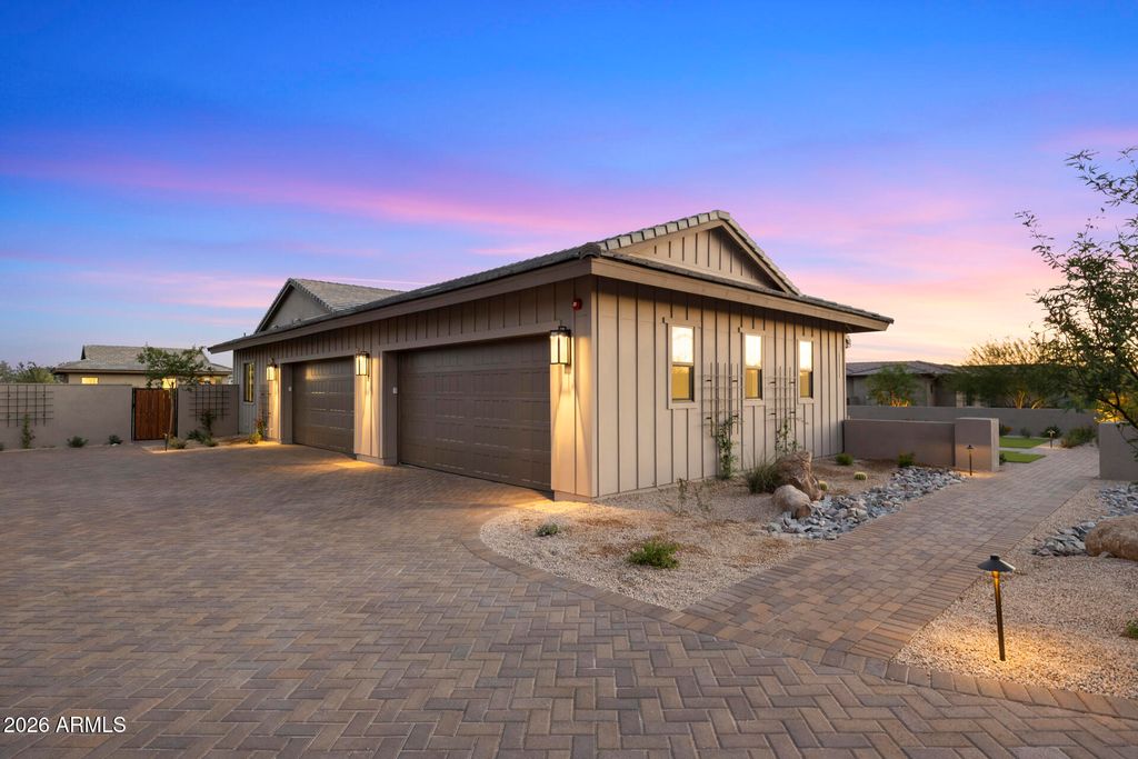 Image 16 of property listing at 12399 E GOLD DUST Avenue, Scottsdale, AZ 85259