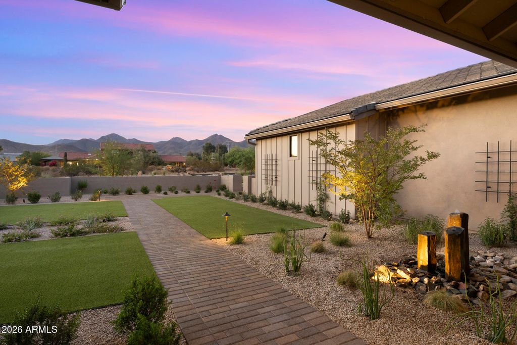 Image 19 of property listing at 12399 E GOLD DUST Avenue, Scottsdale, AZ 85259