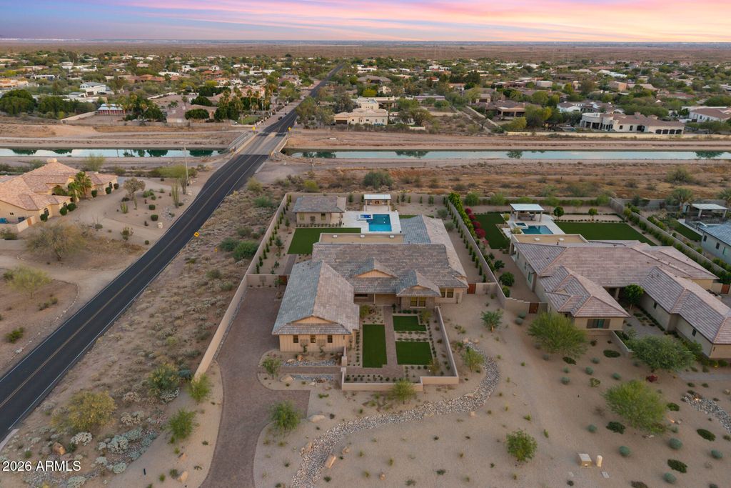 Image 2 of property listing at 12399 E GOLD DUST Avenue, Scottsdale, AZ 85259