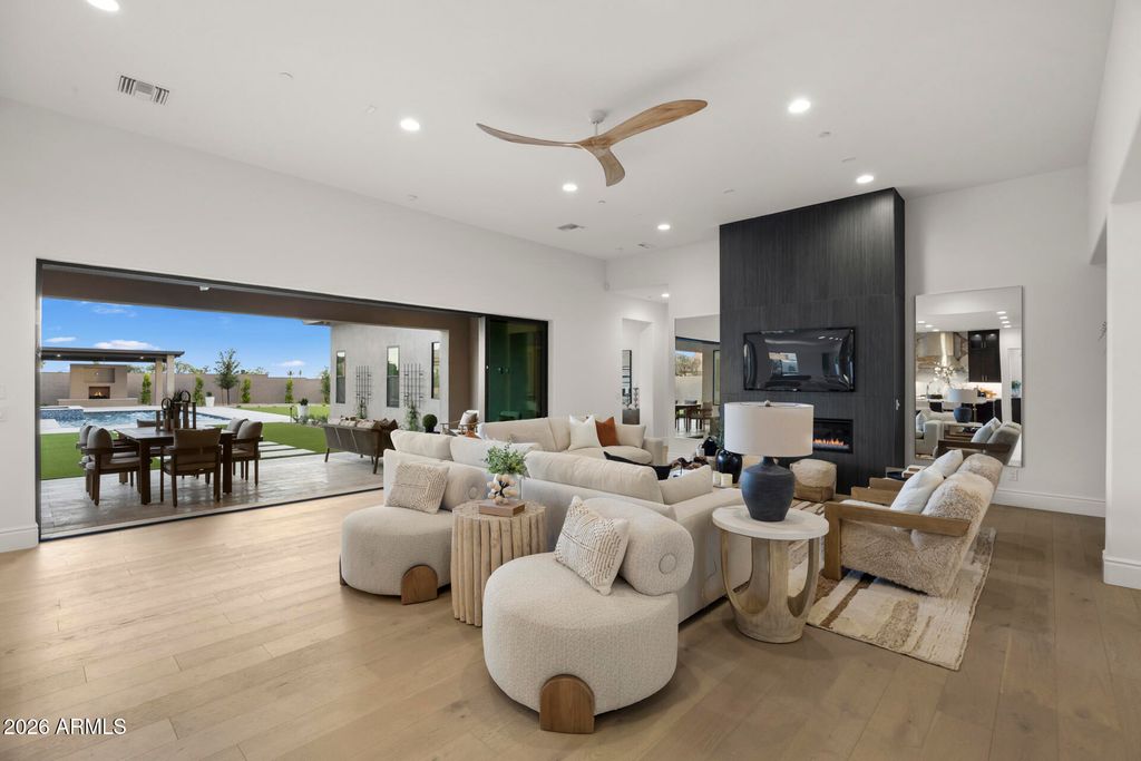 Image 23 of property listing at 12399 E GOLD DUST Avenue, Scottsdale, AZ 85259