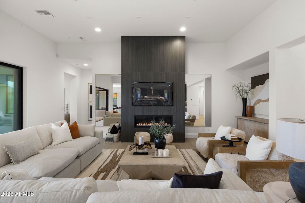 Image 24 of property listing at 12399 E GOLD DUST Avenue, Scottsdale, AZ 85259