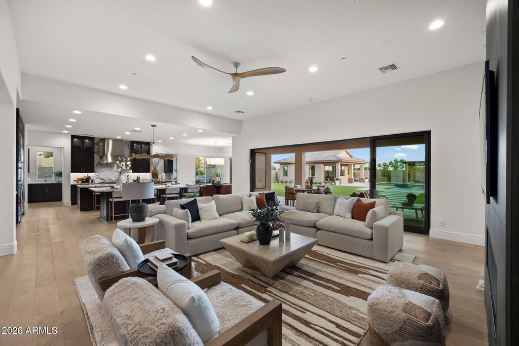 Image 27 of property listing at 12399 E GOLD DUST Avenue, Scottsdale, AZ 85259
