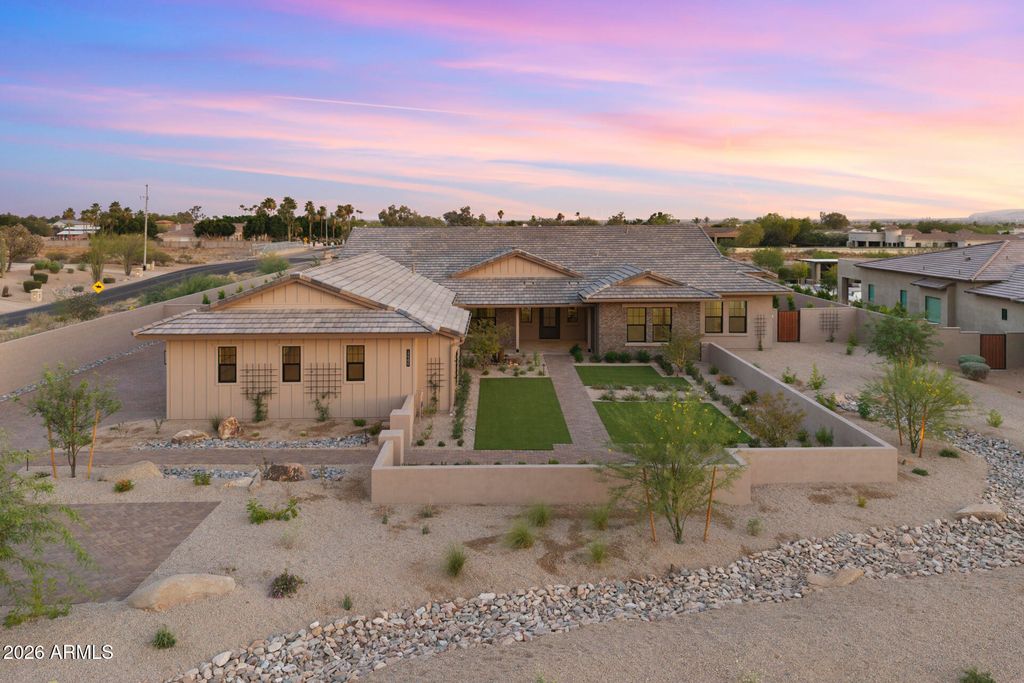 Image 4 of property listing at 12399 E GOLD DUST Avenue, Scottsdale, AZ 85259