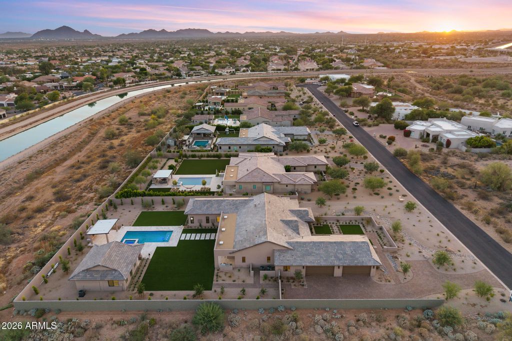 Image 5 of property listing at 12399 E GOLD DUST Avenue, Scottsdale, AZ 85259