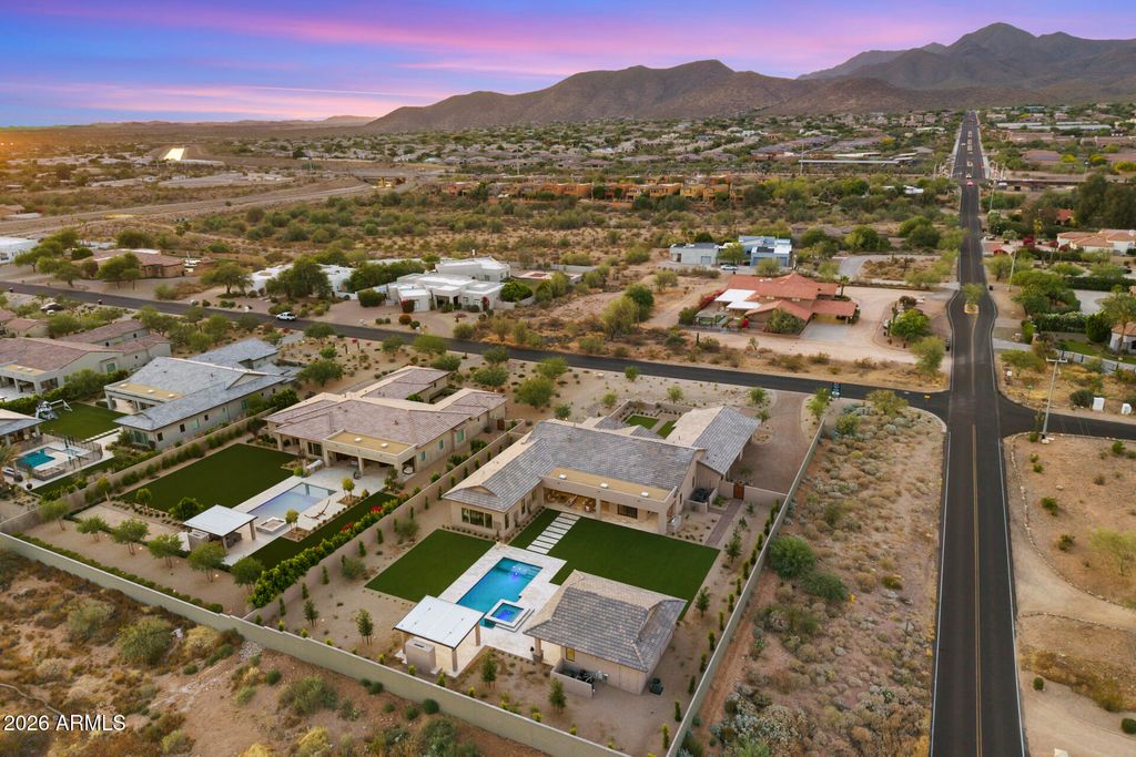 Image 6 of property listing at 12399 E GOLD DUST Avenue, Scottsdale, AZ 85259