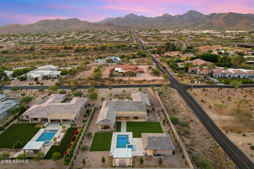 Image 7 of property listing at 12399 E GOLD DUST Avenue, Scottsdale, AZ 85259