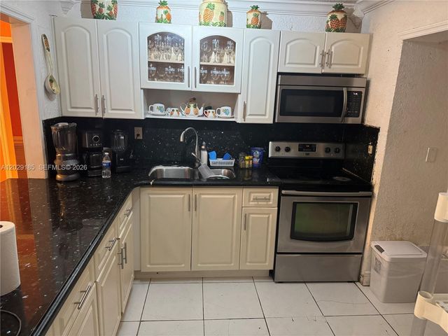 2110 Funston St, Hollywood, FL 33020