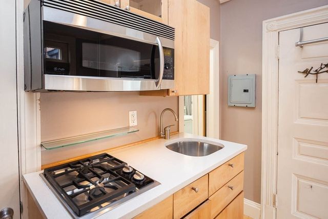 290 Commonwealth Ave 20, Boston, MA 02116